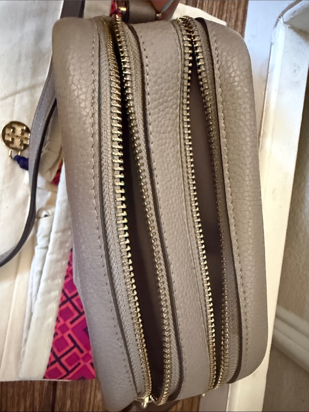 Tory Burch Pebbled Leather Crossbody in Taupe with Gold Hardware - Picture 2 of 3